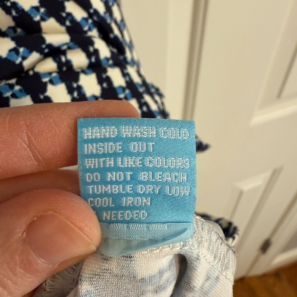 J.MCLAUGHLIN Abstract Plaid Gingham Printed Catalina Cloth V Neck Pleated Dress - Picture 3 of 8